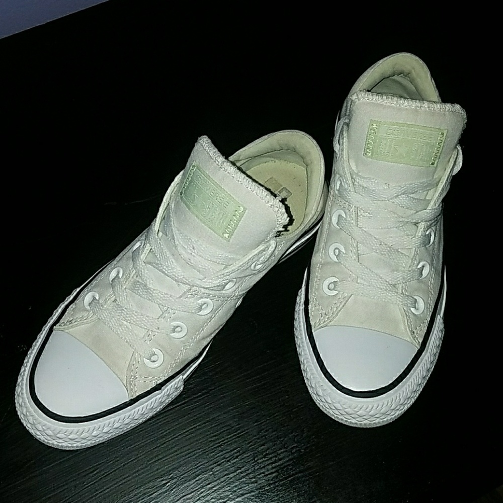 Converse shoe